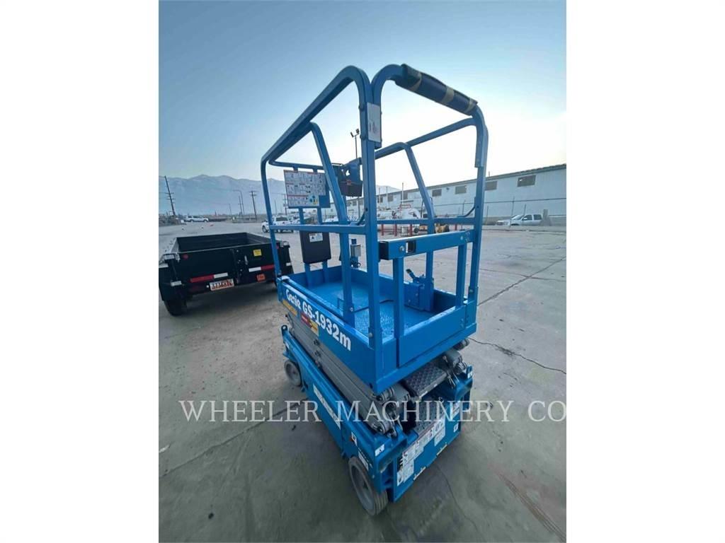Genie GS1932M Scissor lifts
