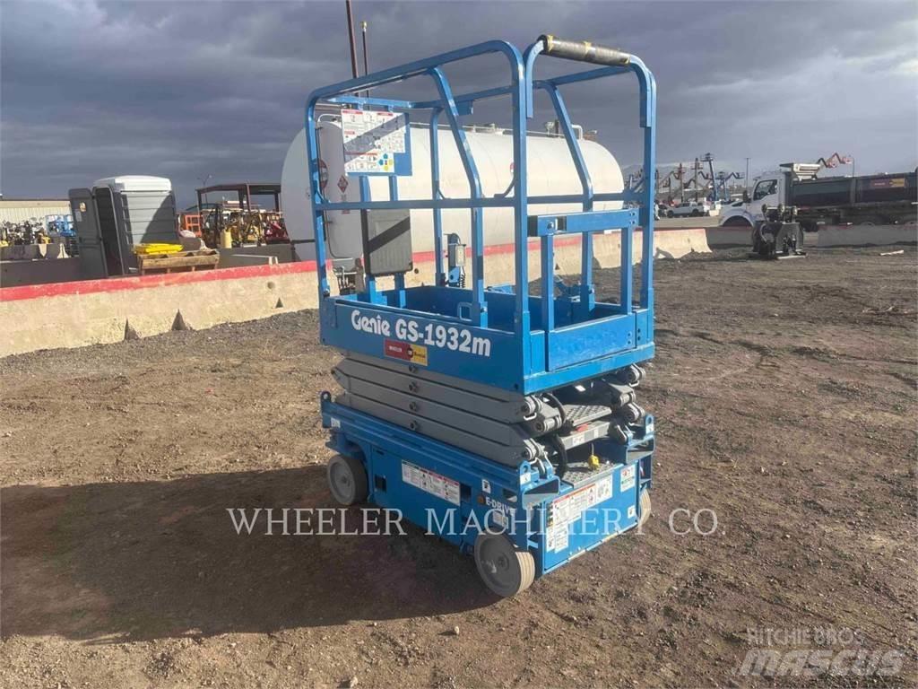 Genie GS1932M Scissor lifts
