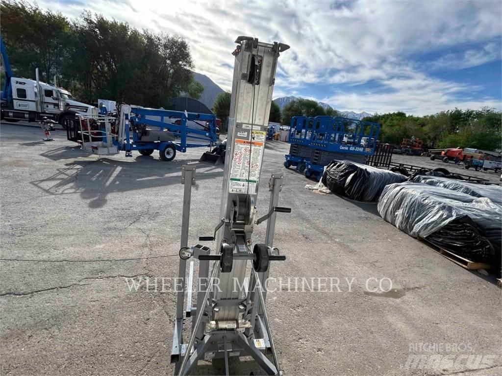 Genie SLC-24 Scissor lifts