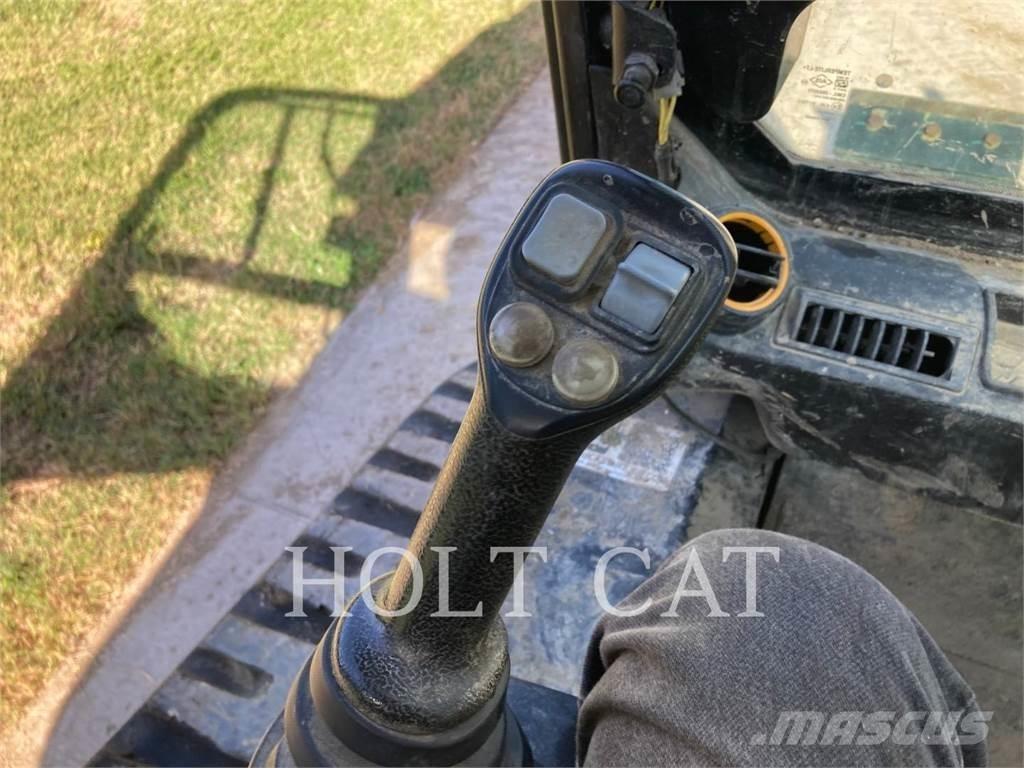 JCB 270T Crawler loaders