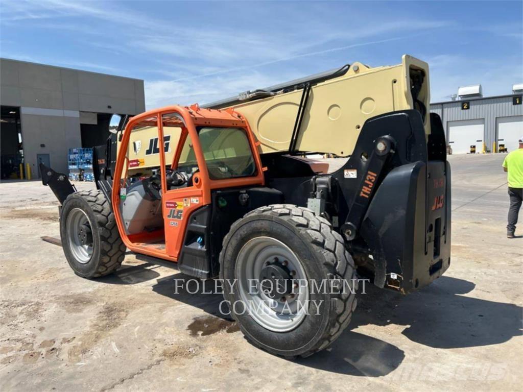 JLG 1255O Telescopic handlers