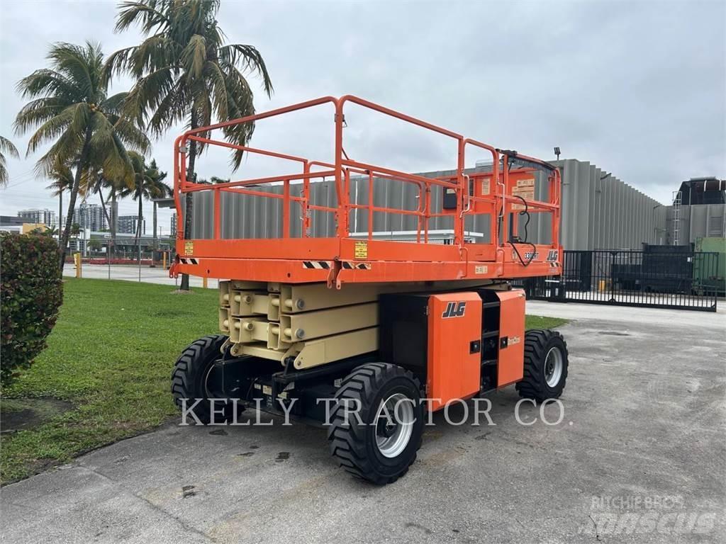 JLG 330LTR Scissor lifts