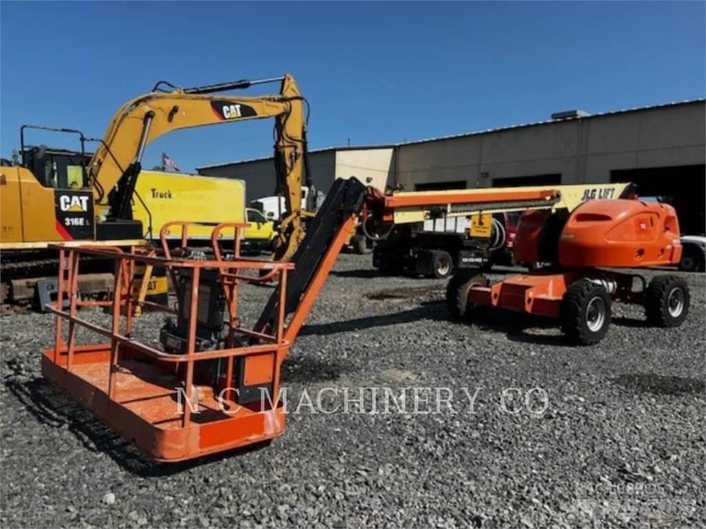 JLG 460SJ Crawler excavators