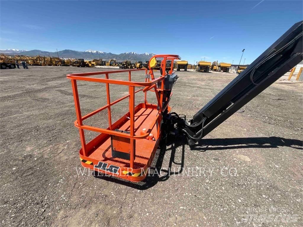 JLG 460SJ Articulated boom lifts