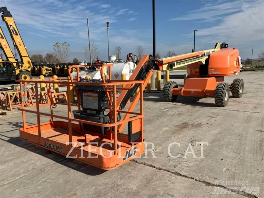 JLG 460SJ Articulated boom lifts