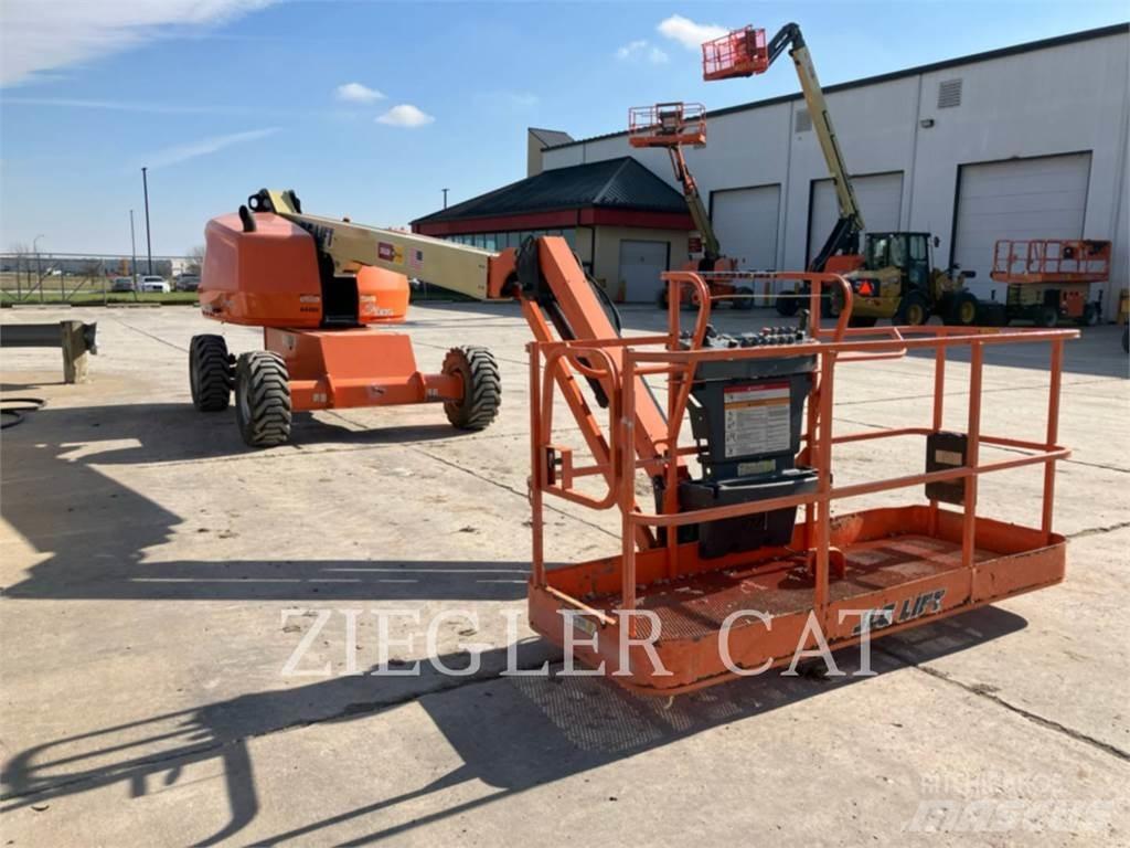 JLG 460SJ Articulated boom lifts