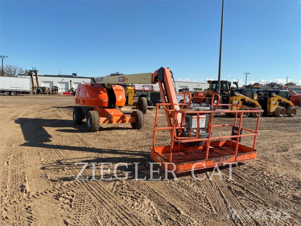 JLG 460SJ Articulated boom lifts