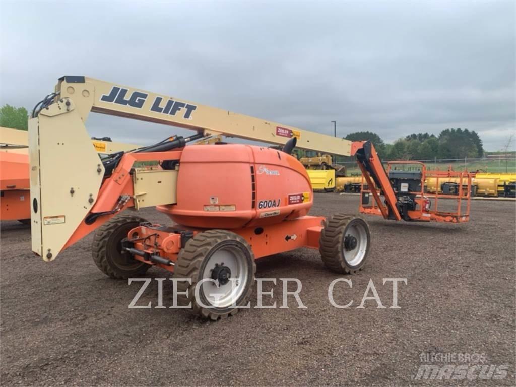 JLG 600AJ Articulated boom lifts