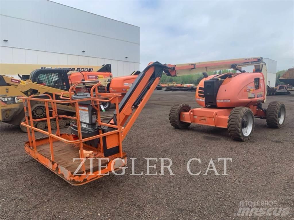 JLG 600AJ Articulated boom lifts