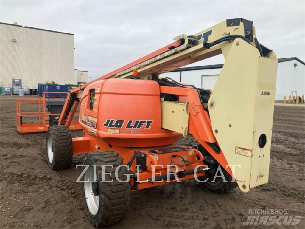 JLG 600AJ Articulated boom lifts