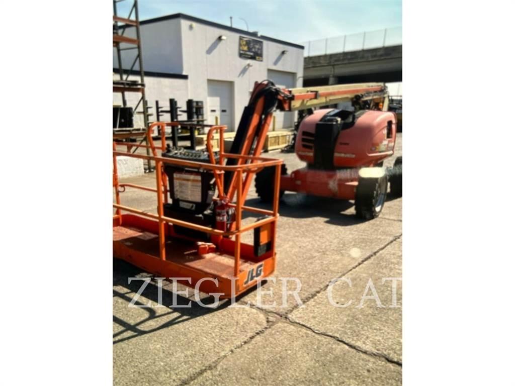 JLG 600AJ Articulated boom lifts