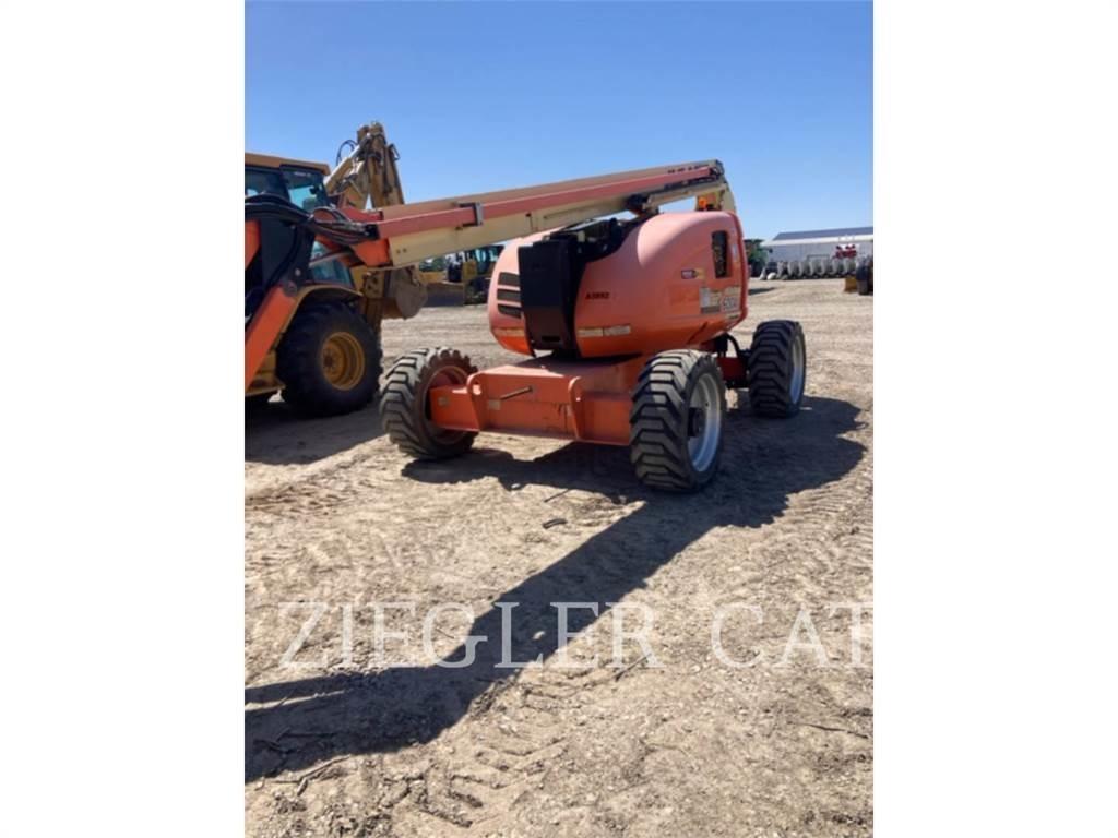 JLG 600AJ Articulated boom lifts