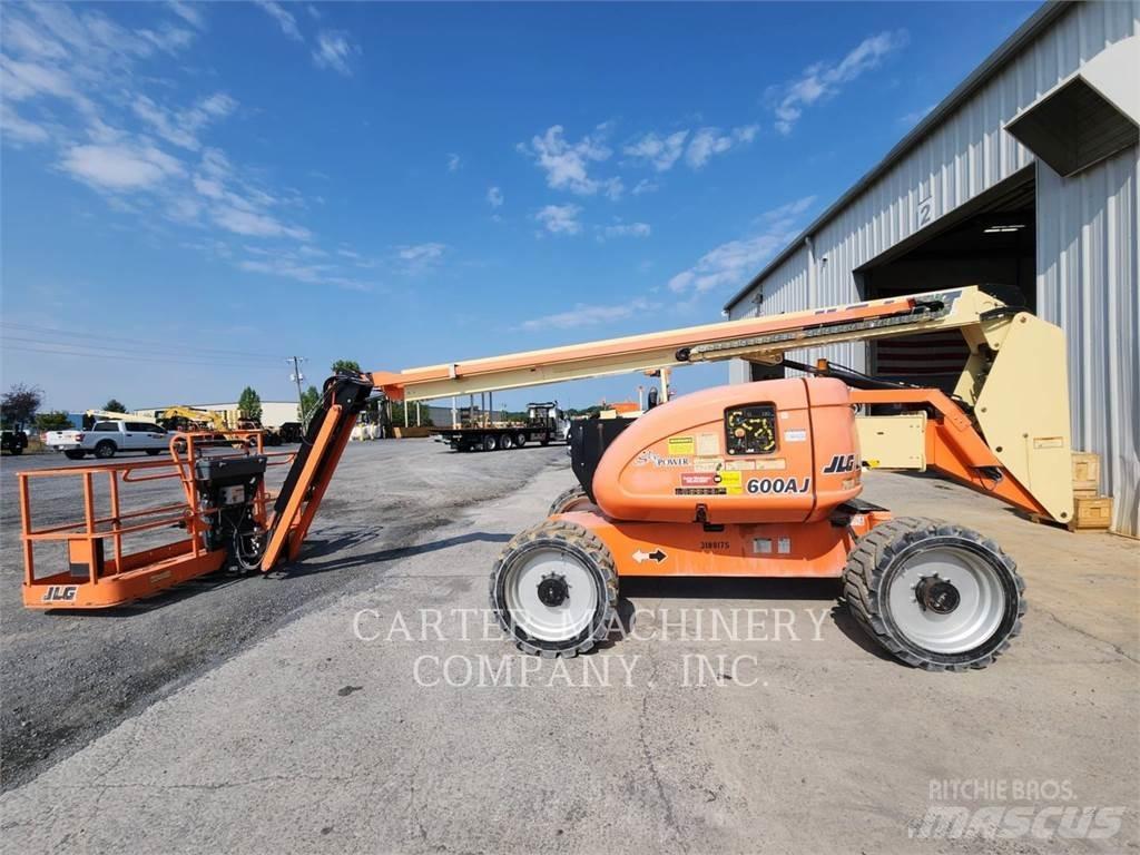 JLG 600AJ Articulated boom lifts