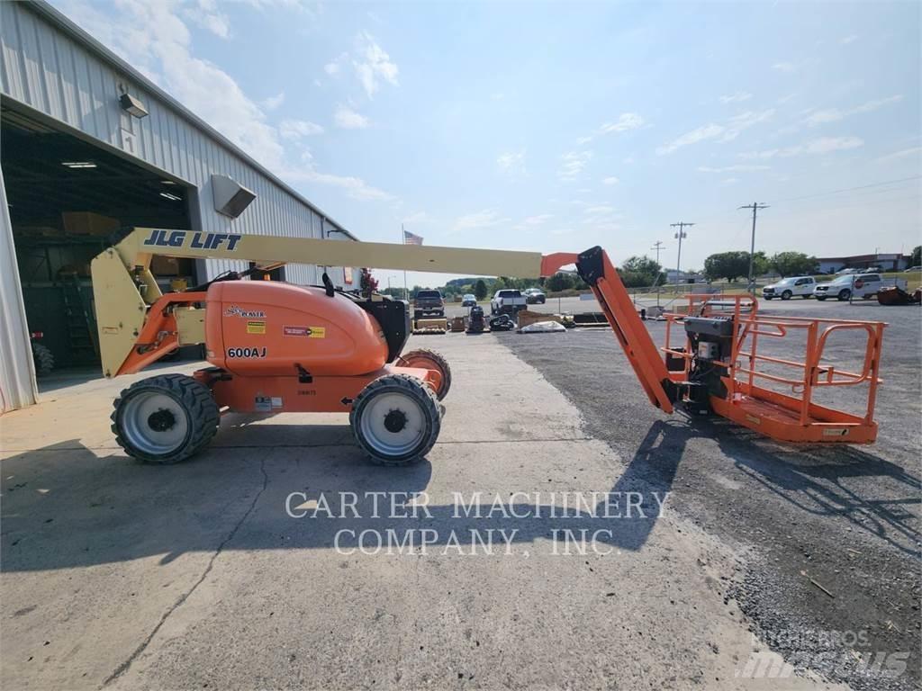 JLG 600AJ Articulated boom lifts
