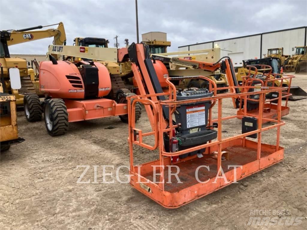 JLG 600AJ Articulated boom lifts
