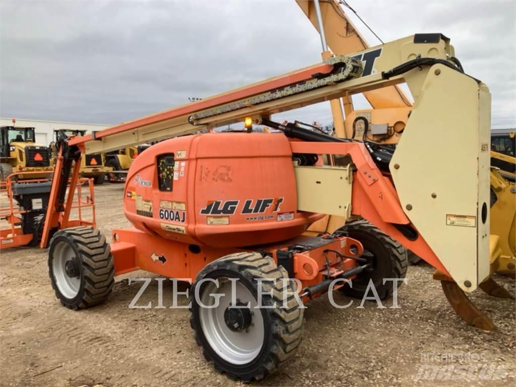 JLG 600AJ Articulated boom lifts