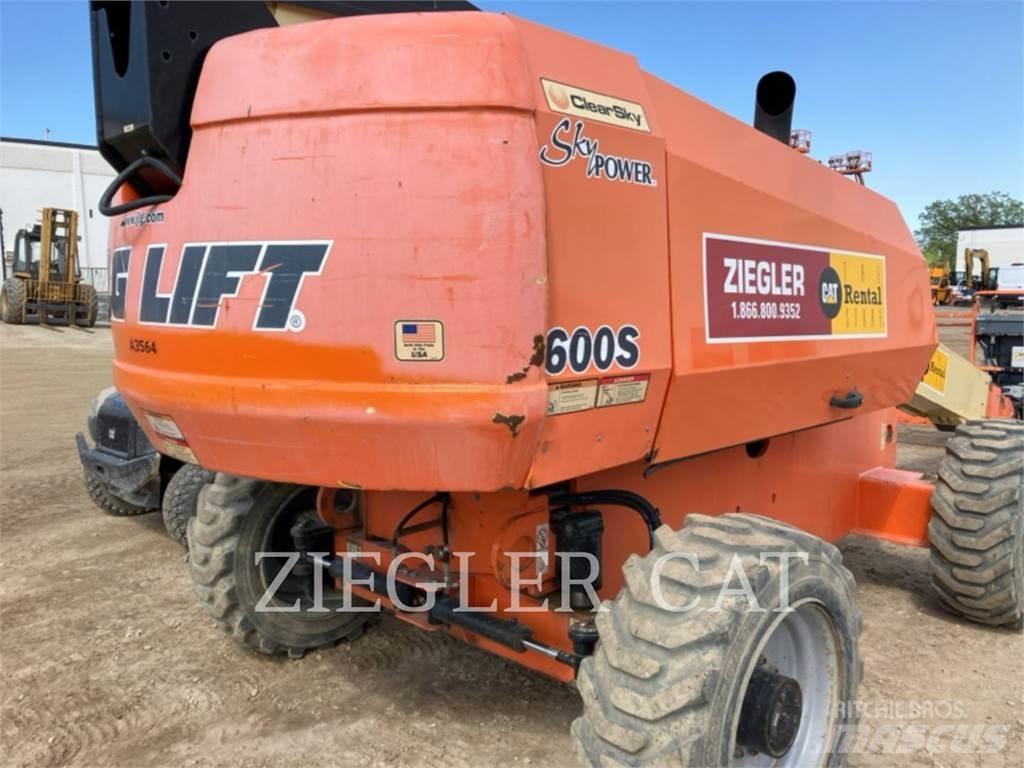 JLG 600S Articulated boom lifts