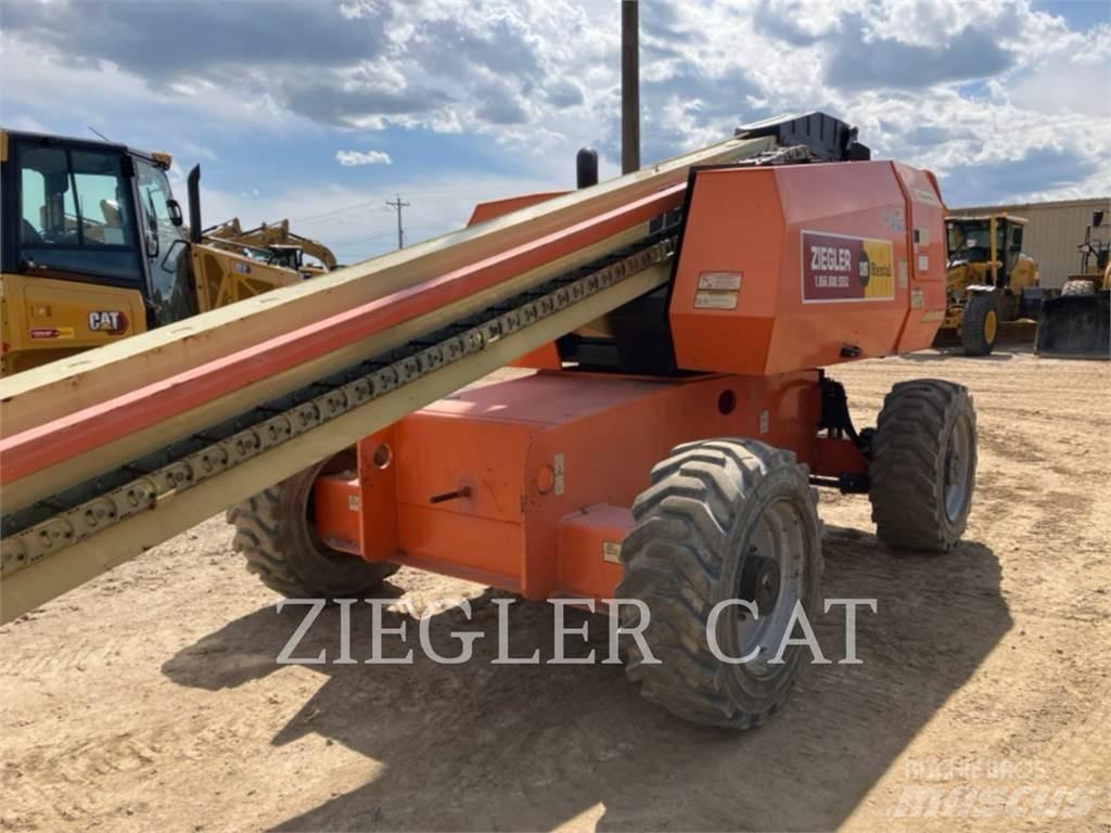 JLG 600S Articulated boom lifts