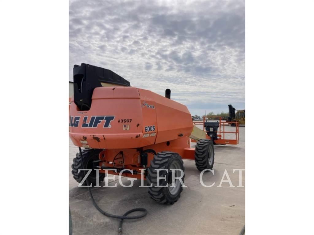 JLG 600S Articulated boom lifts