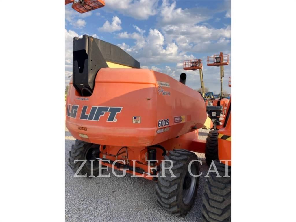 JLG 600S Articulated boom lifts