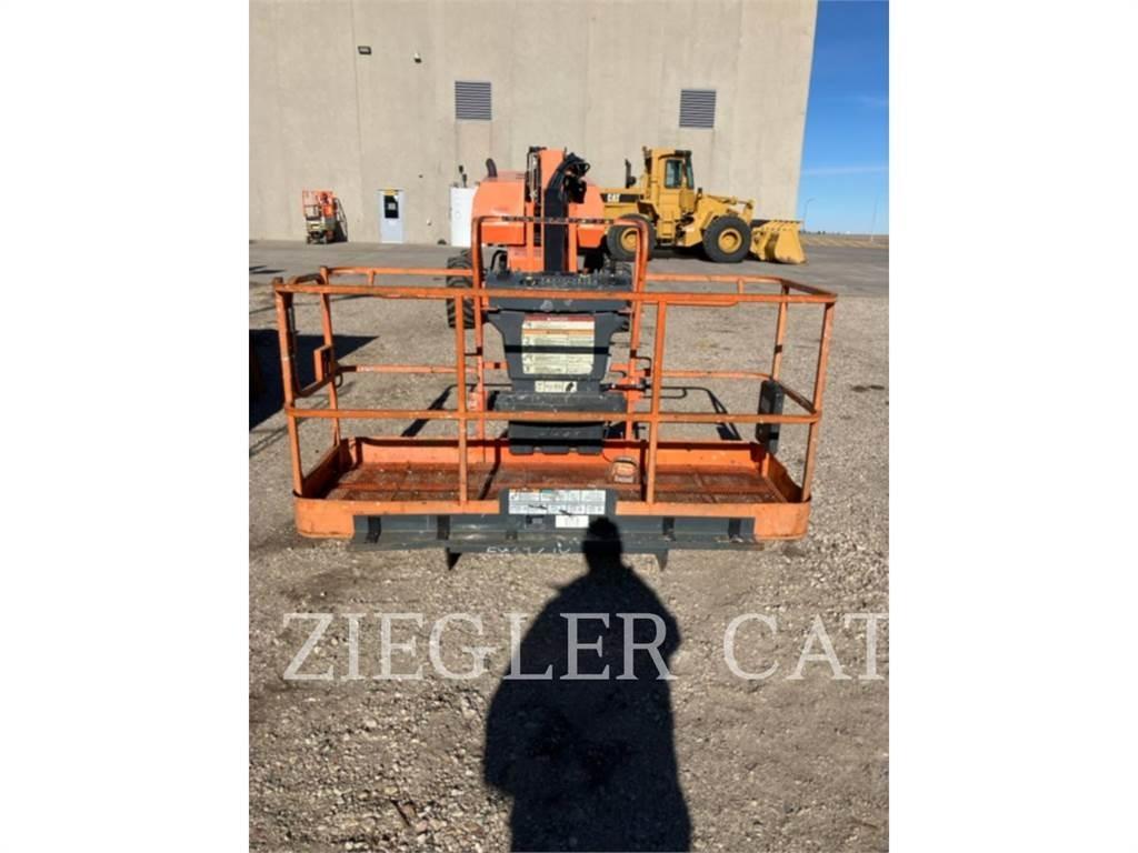 JLG 660SJ Articulated boom lifts