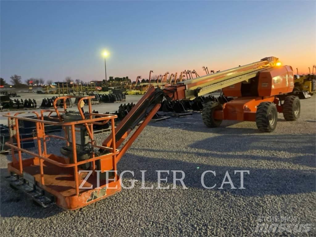 JLG 660SJ Articulated boom lifts