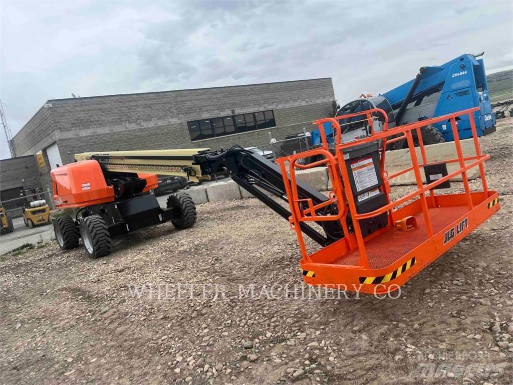 JLG 660SJ Articulated boom lifts