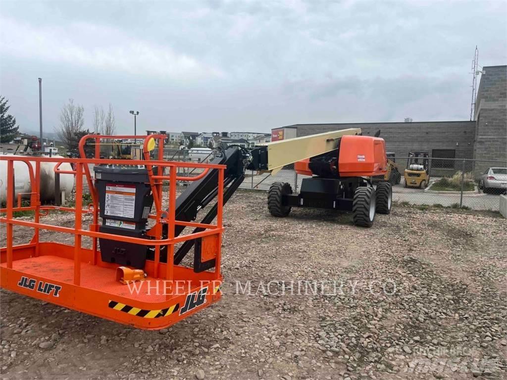 JLG 660SJ Articulated boom lifts