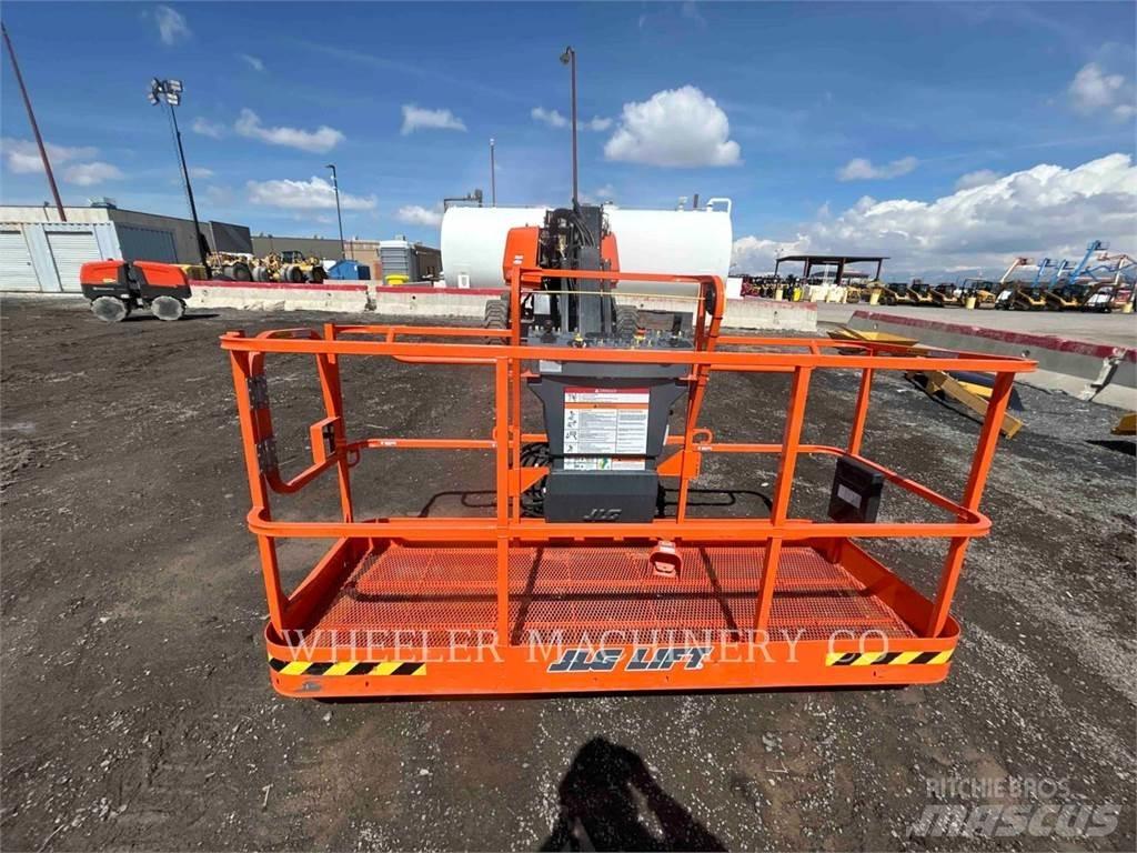 JLG 660SJ SP Articulated boom lifts