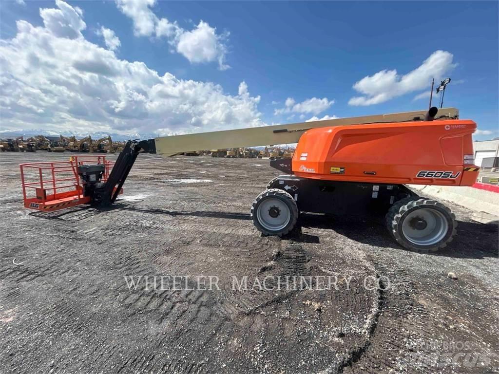 JLG 660SJ SP Articulated boom lifts