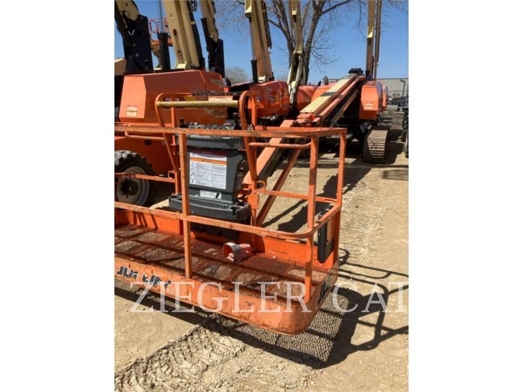 JLG 660SJC Articulated boom lifts