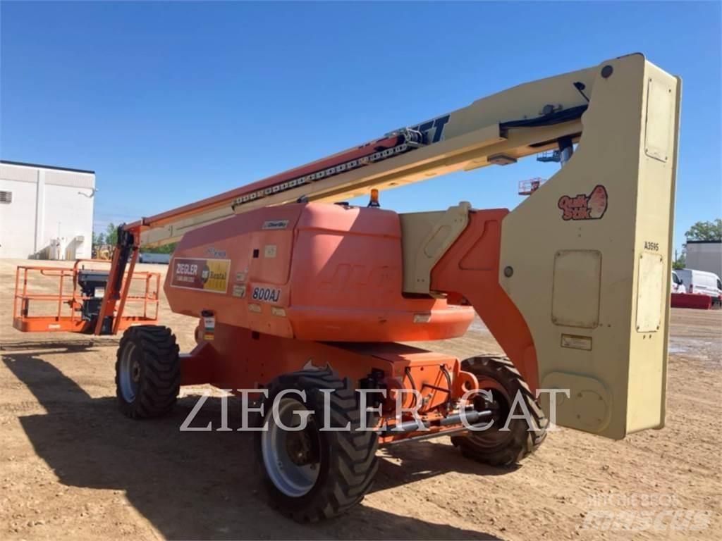 JLG 800AJ Articulated boom lifts