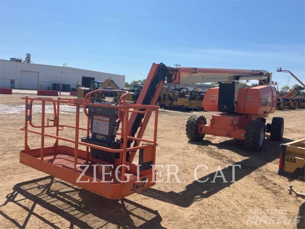 JLG 800AJ Articulated boom lifts