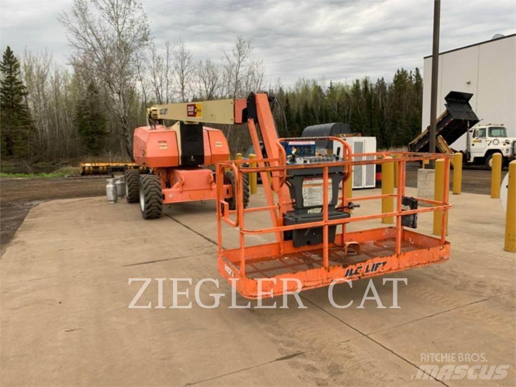 JLG 800AJ Articulated boom lifts