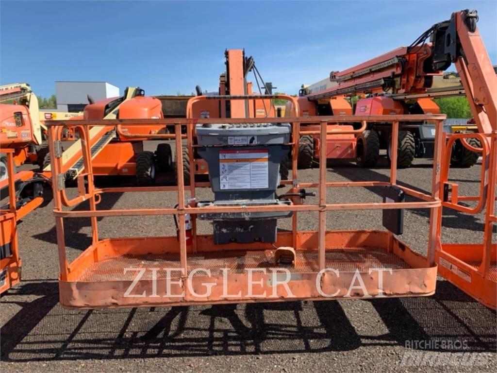 JLG 800AJ Articulated boom lifts