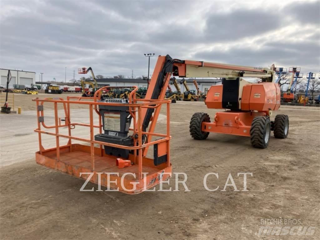 JLG 800AJ Articulated boom lifts