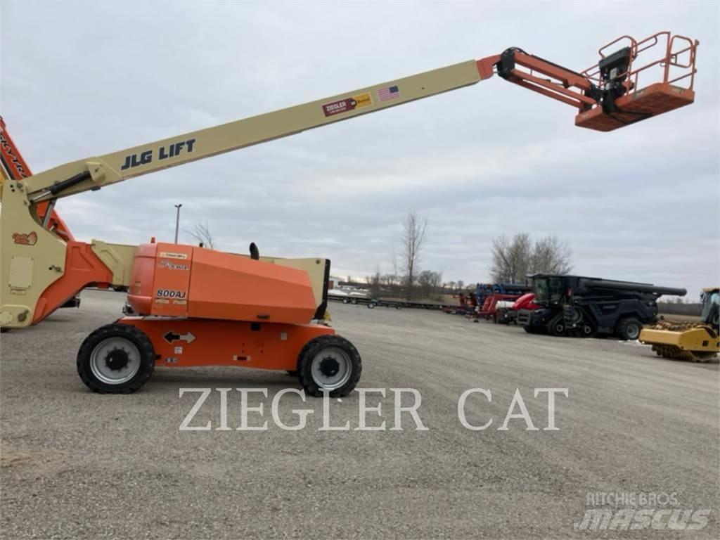 JLG 800AJ Articulated boom lifts