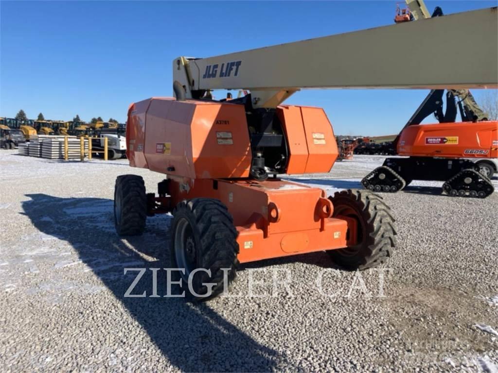 JLG 860SJ Articulated boom lifts