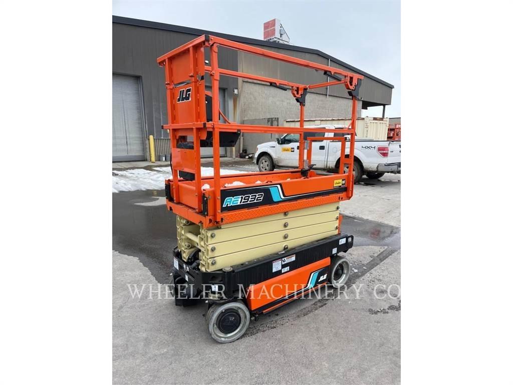 JLG AE1932 Scissor lifts