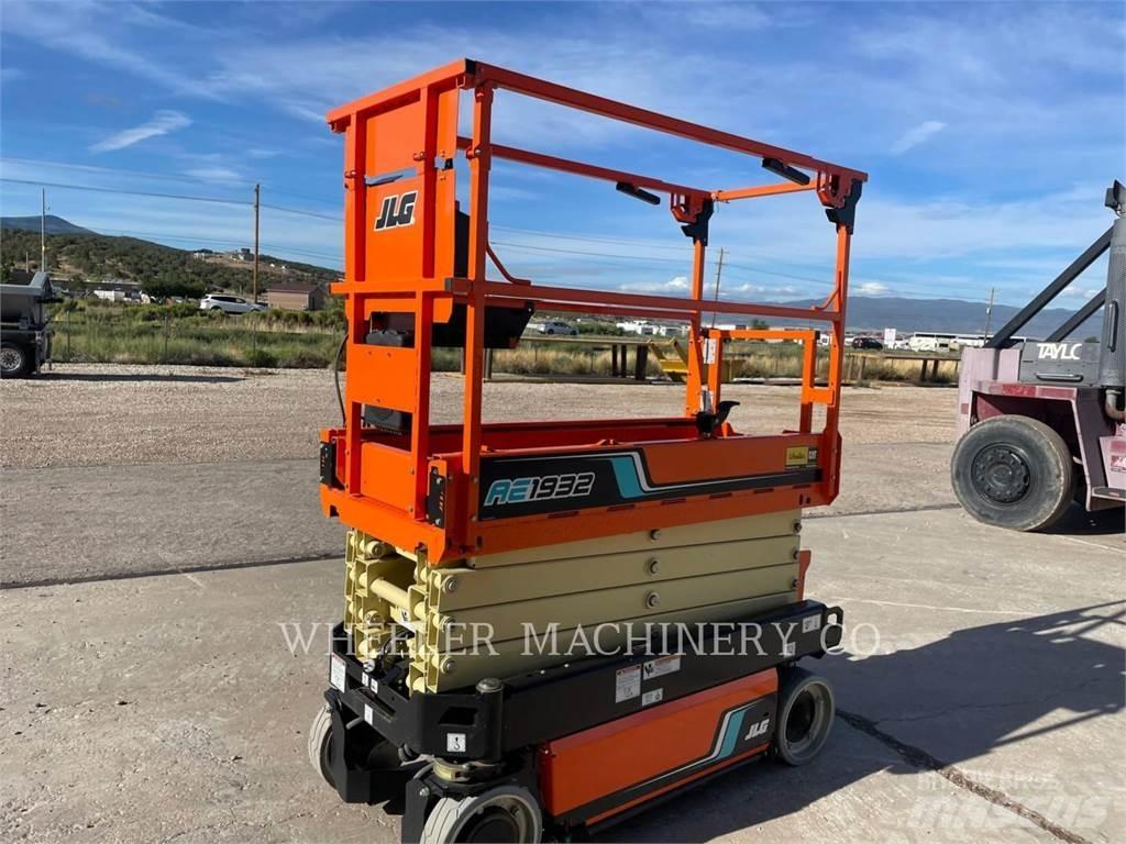 JLG AE1932 Scissor lifts
