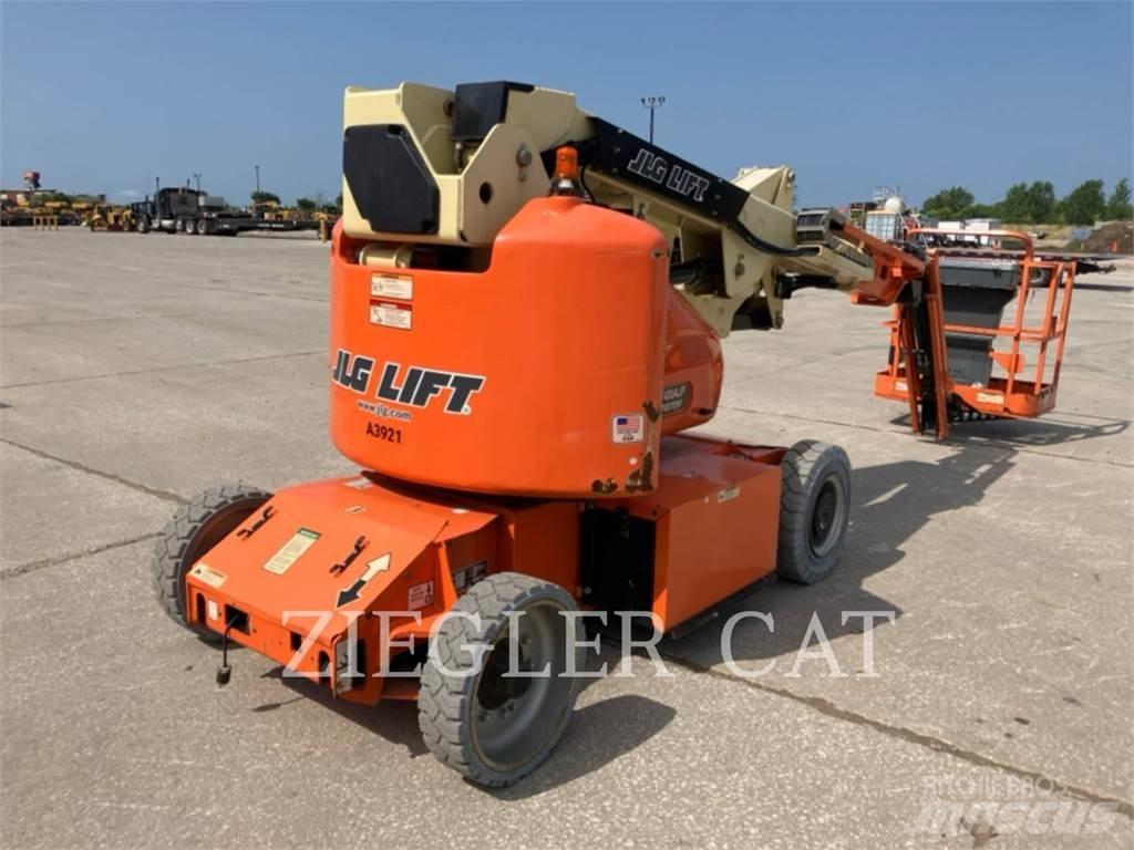 JLG E400AJPN Articulated boom lifts