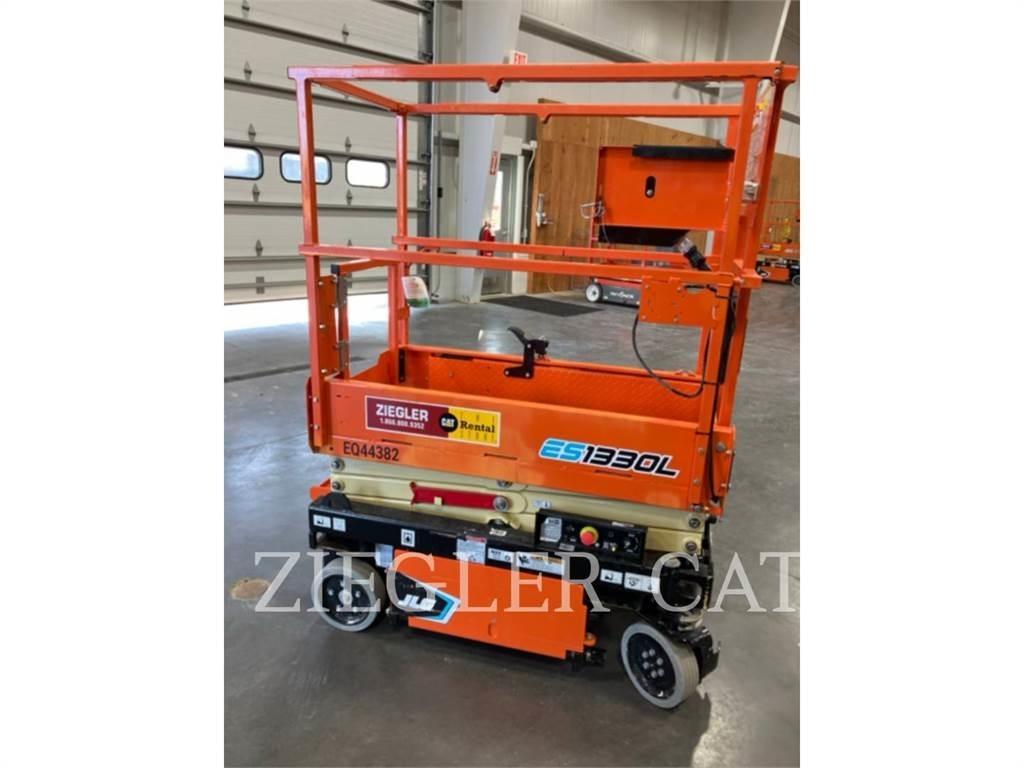 JLG ES1330L Scissor lifts
