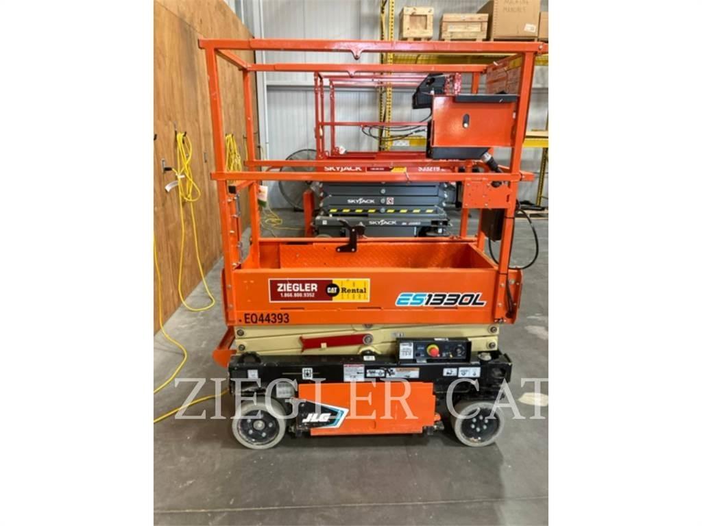 JLG ES1330L Scissor lifts