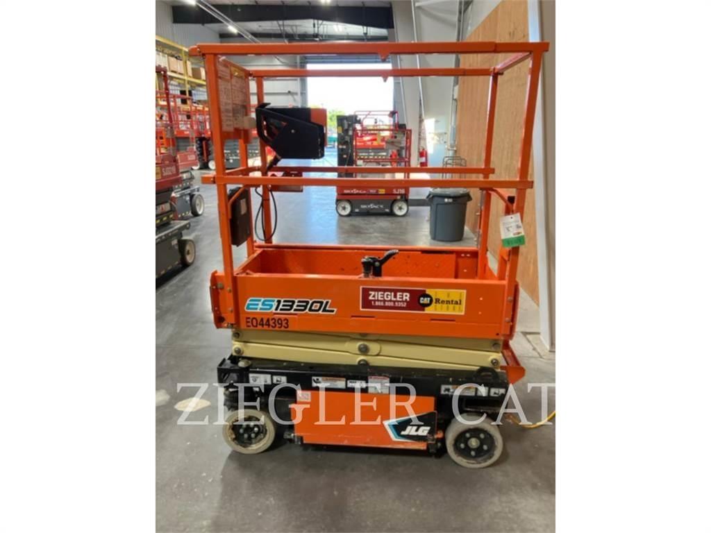 JLG ES1330L Scissor lifts