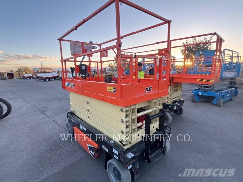 JLG ES3246 Scissor lifts