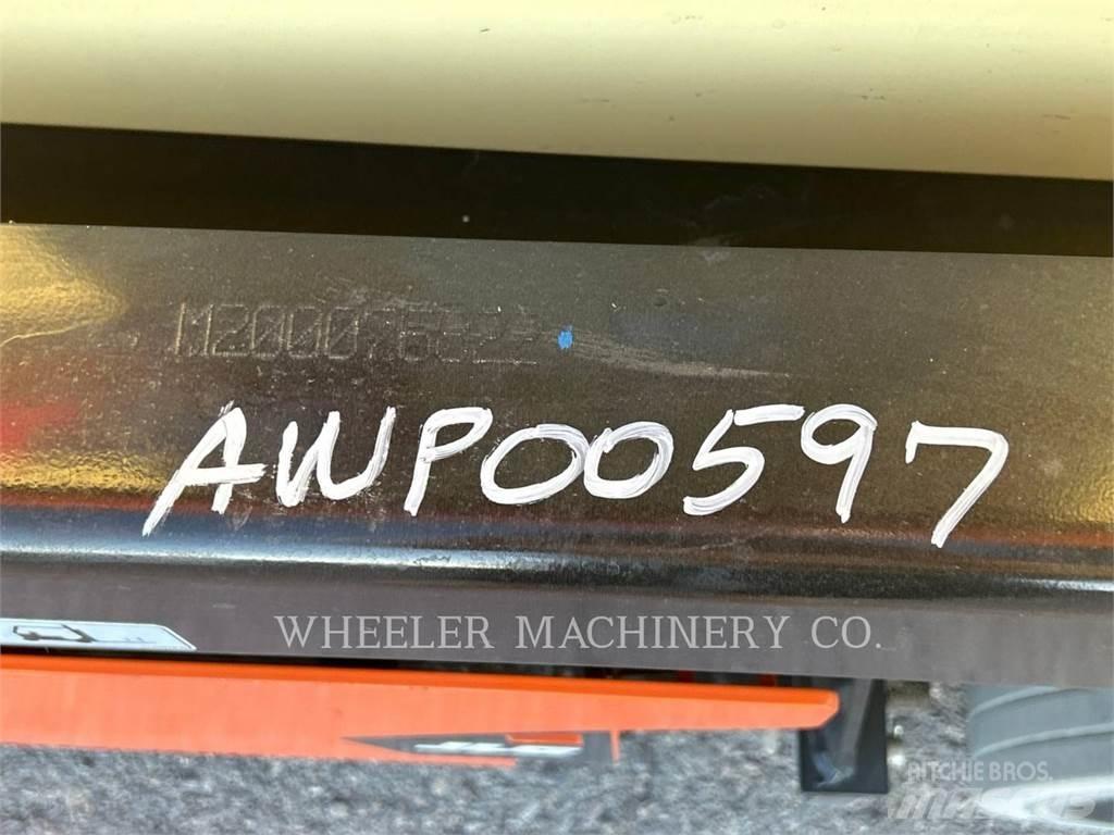 JLG R4045 Scissor lifts