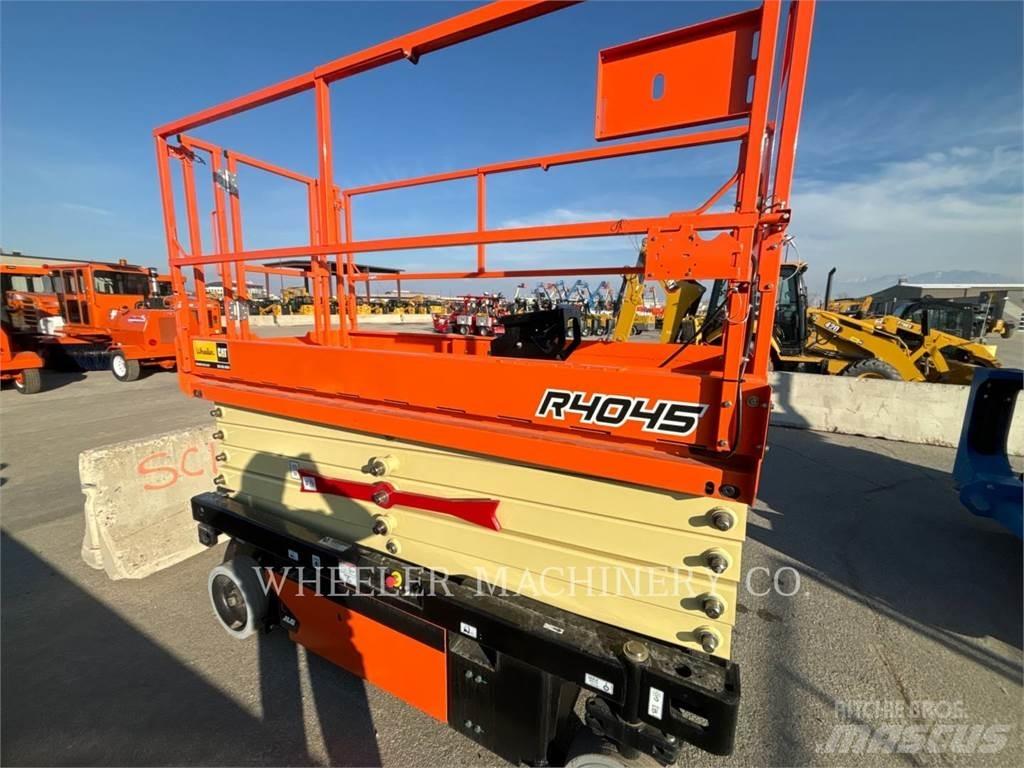 JLG R4045 Scissor lifts