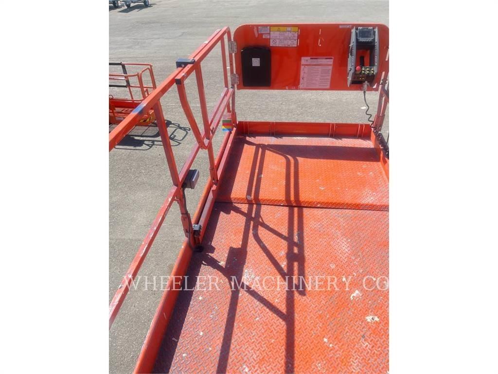 JLG RT4769 Scissor lifts