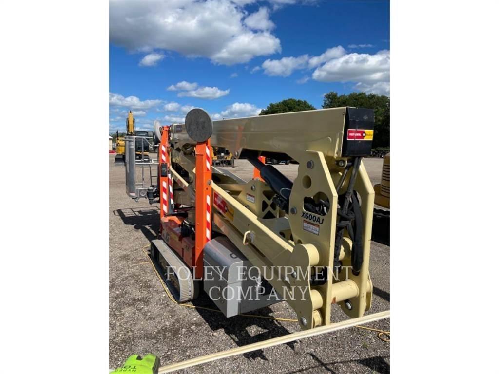 JLG X600AJ Articulated boom lifts