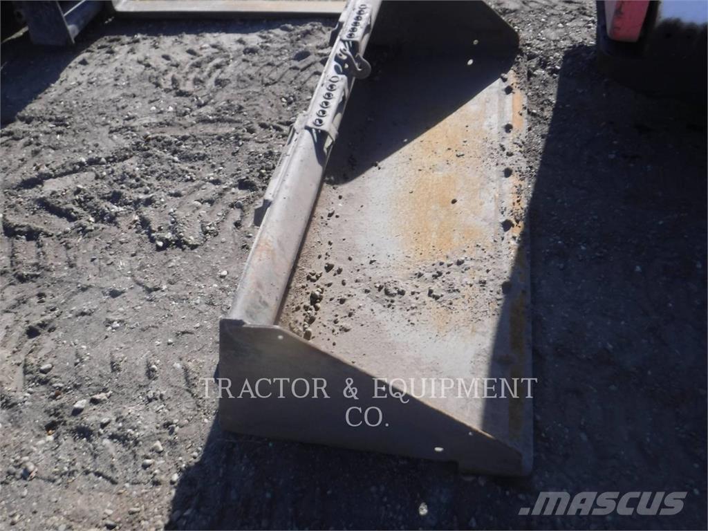 John Deere 320E Skid steer loaders